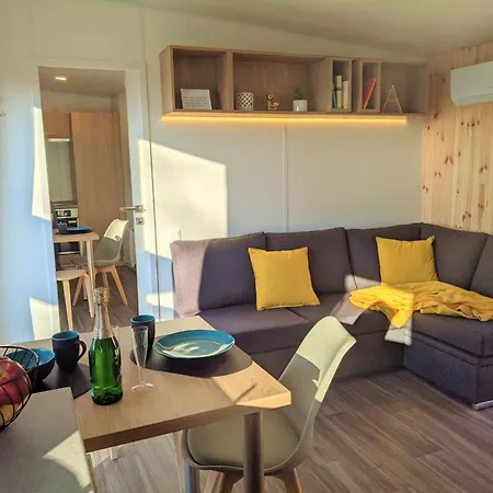 Holiday Tinyhaus Am See By Interhome ヴェムディンク